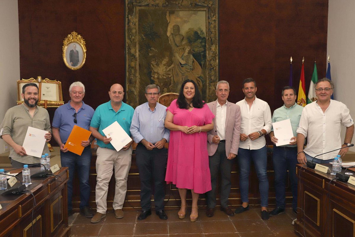 TVCentroAnd's tweet photo. #COMARCA - #Iprodeco suscribe convenios de colaboración con los #GruposdeDesarrolloRural para evitar el #despoblamiento e impulsar el dinamismo #económico
La cuantía total para cada #GDR asciende a 25.000 euros👇🏻👇🏻
https://t.co/iO6faWAyOZ
@dipucordoba
@GrupoSubbetica https://t.co/uJSPZTAUrF