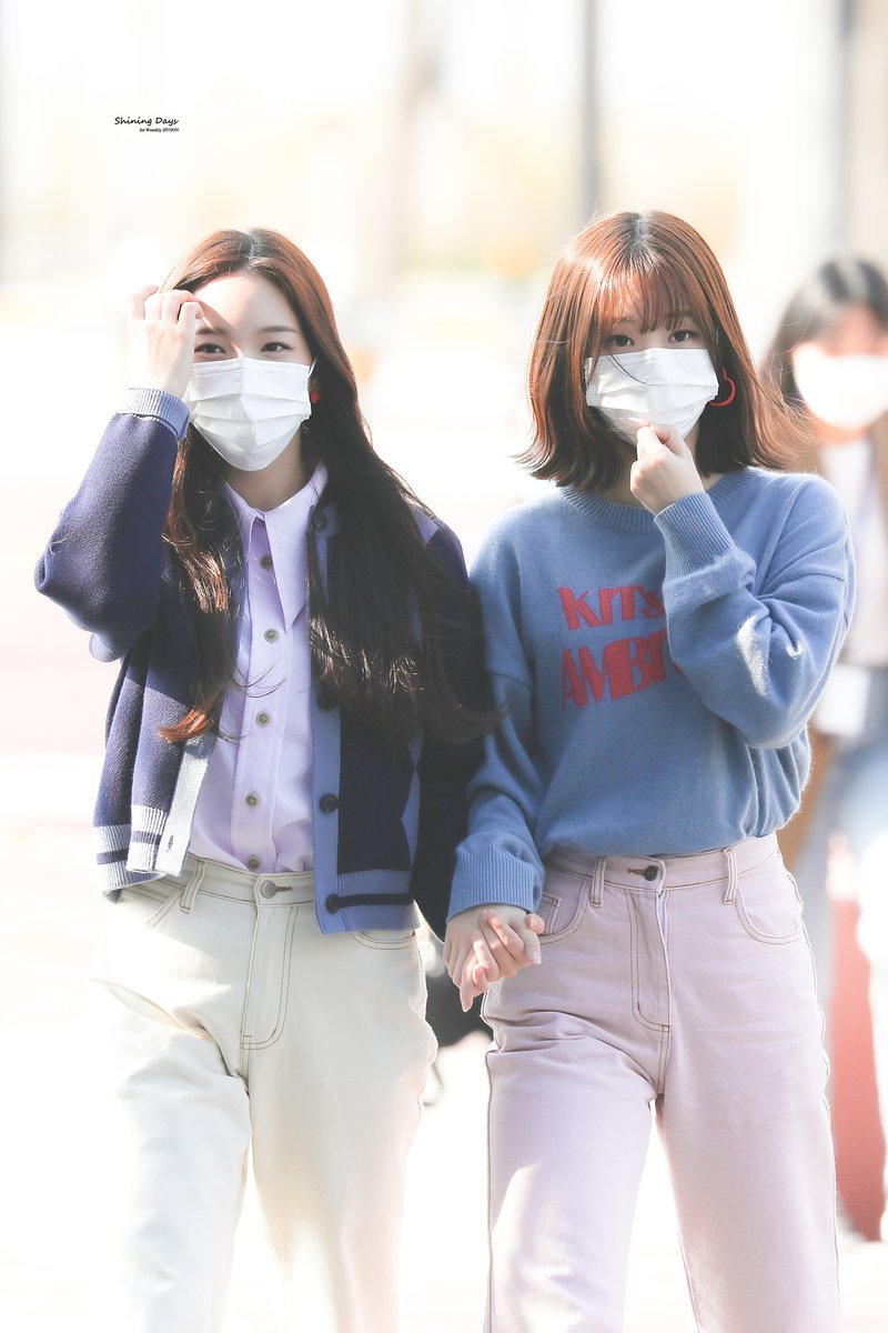 201019
#위클리 #Weeekly #지윤 #신지윤 #jiyoon #ShinJiyoon
#LeeSoojin #soojin #수진 #이수진 
<a href="/_Weeekly/">Weeekly (위클리)</a> <a href="/jiniousyoonie/">🗃</a>