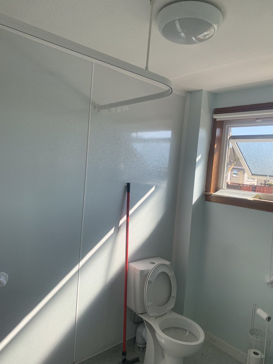 GH_Bathrooms's tweet photo. before and After Full Bathroom Refurb
#bathroomrenovation #bathroomremodel #bathroomrefurb #tiler #bathroom #homeimprovement #plumbing #wetwall #pvcceiling #beforeandafter #ayrshire #glasgow #renfrewshire #professional #happycustomer #PleaseRT #RETWEEET #RETWEEETME https://t.co/cL1PWZ8gWN