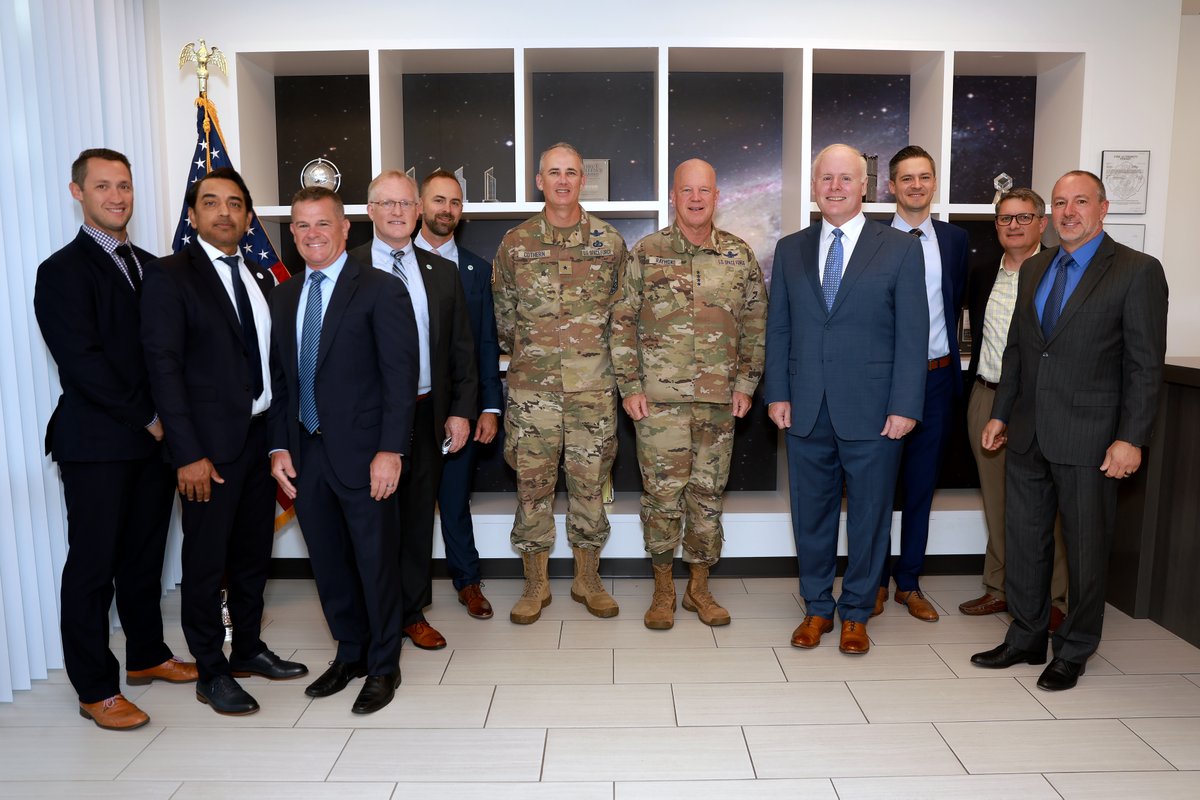 TerranOrbital's tweet photo. U.S. Space Force (@SpaceForceDoD) Chief of Space Operations General John "Jay" Raymond (@SpaceForceCSO) Visits @TerranOrbital’s Rapidly Expanding Irvine Facilities 🛰

Press Release: https://t.co/YMpZHbXC3I

$LLAP https://t.co/gJL7EJ2Rlr