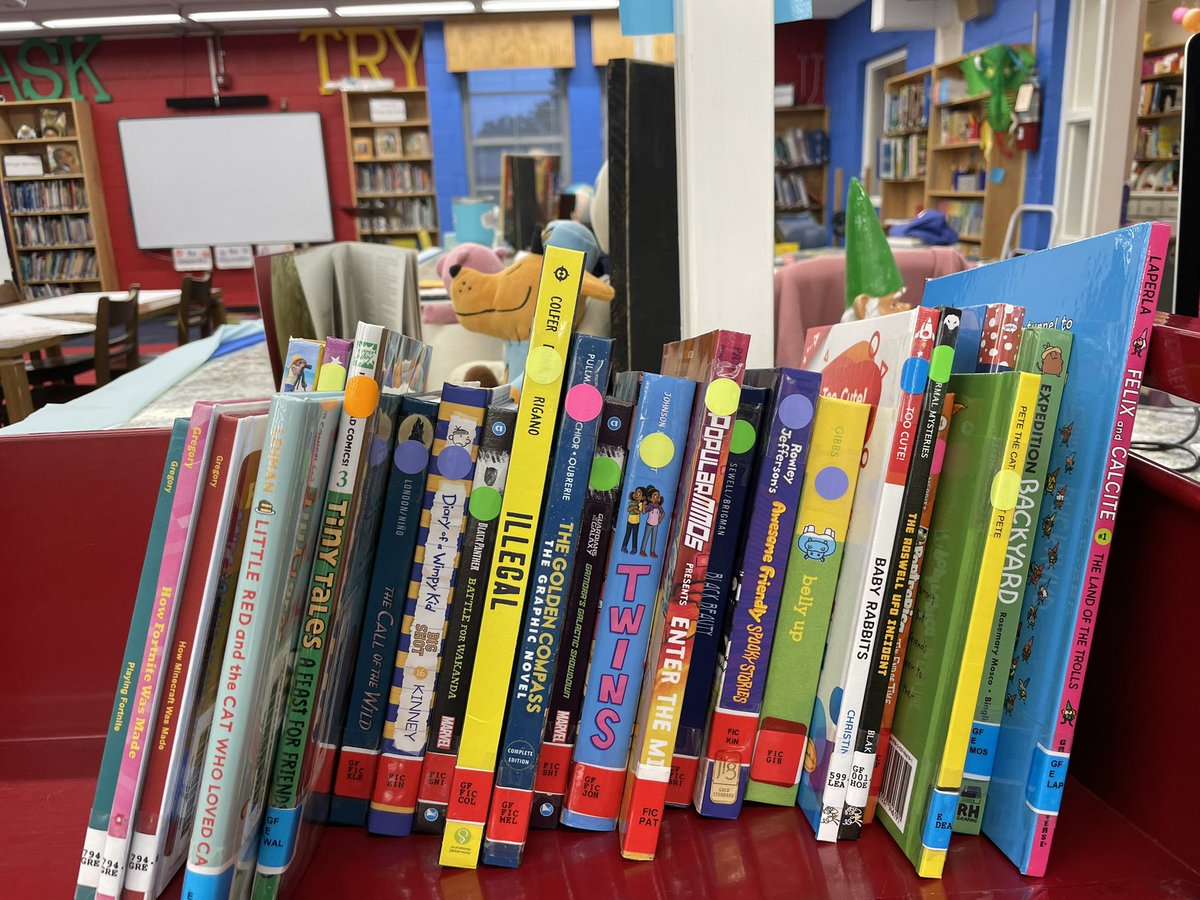 We’re ready for a Fin-tastic year with 25 new books hitting the shelves today! 📚🦈 #booksarefriendsnotfood