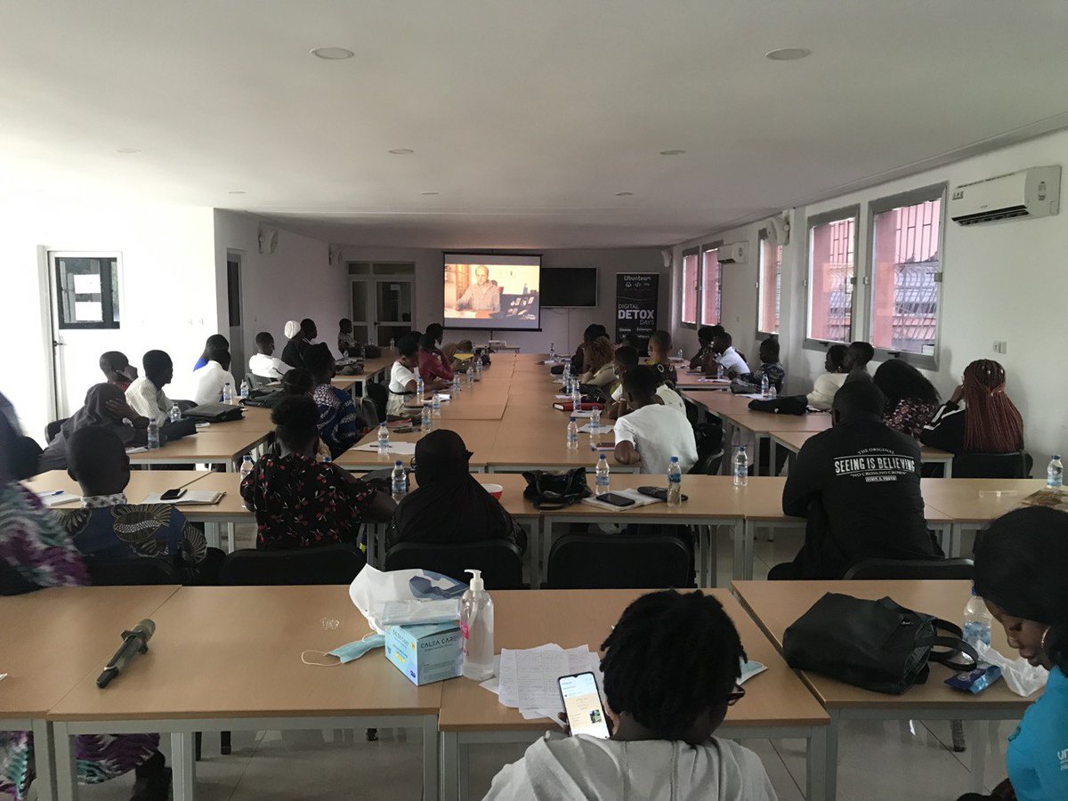 ubunteam's tweet photo. 3/6 The last three weeks allowed us to train about 250 people from 19-35 years old on important topics such as:
#Privacy
#DigitalSecurity
#FakeNews
#AlternativeSolutions (services/apps) https://t.co/2pJ5rOa8dG