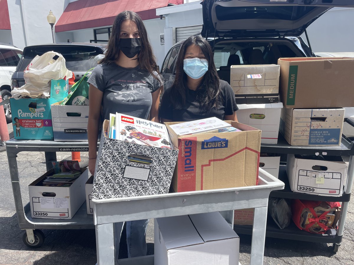 BookwormGlobal's tweet photo. Our Ambassadors are leaders. Join our team and lead others in meaningful service projects. Get involved and honor 9/11 as a day of service. #911day #serviceopportunity
@YouthService https://t.co/0RCAT7ncve