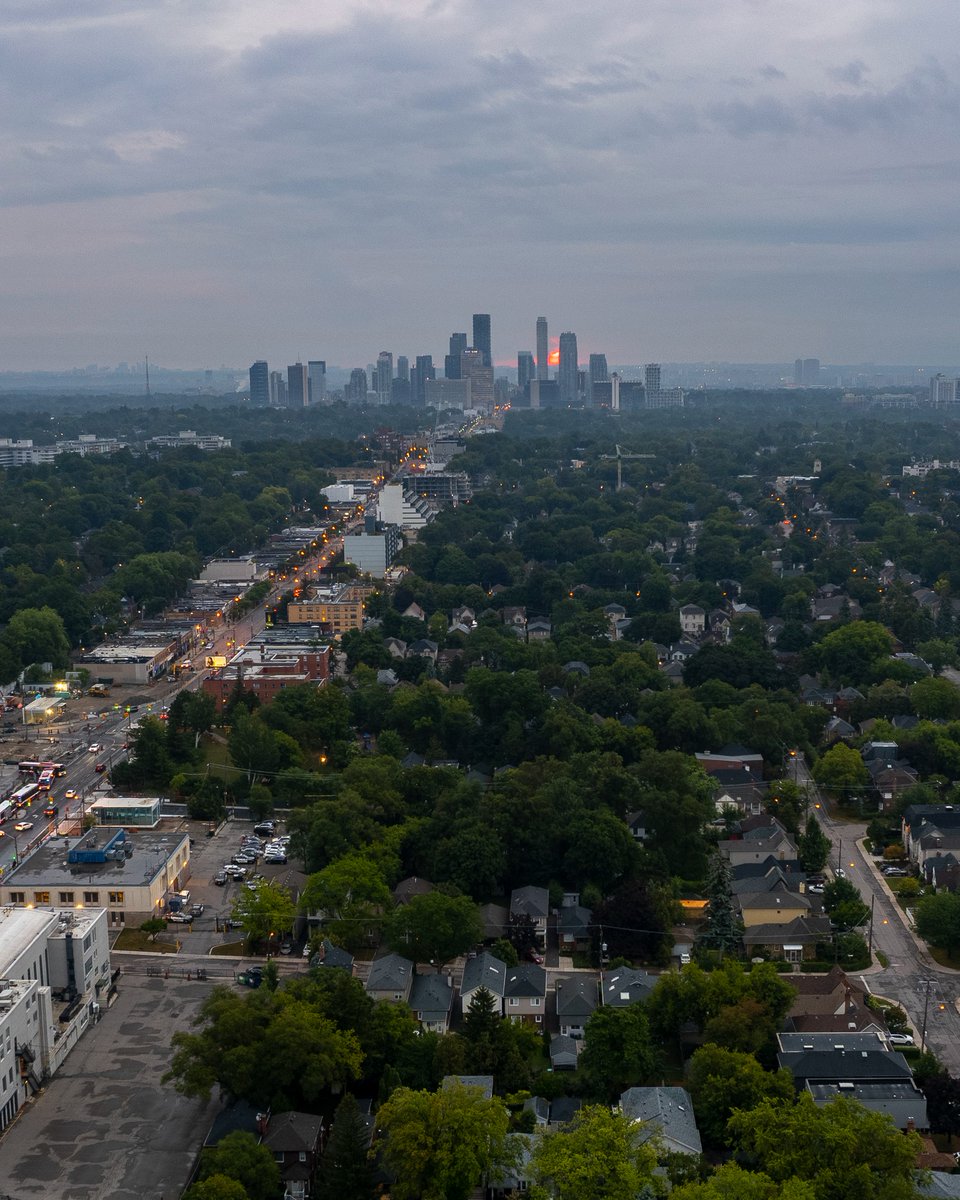 Misty Monday morning, #Toronto

#aerialphotography #droneoftheday #droneshots #aerial #dronelife #drones #dronephoto #dronephotography #torontolife #blogto