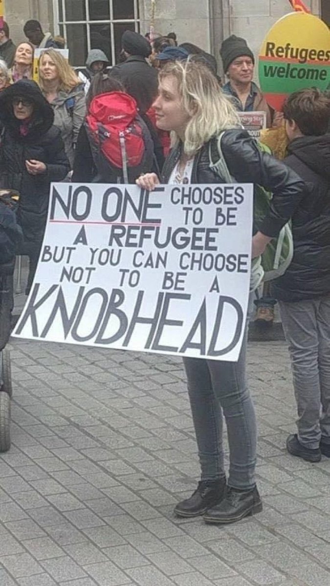scottjxx's tweet image. #simplemessage #weareallhuman #standtogether #stopbeingfearful #knobhead #RefugeesWelcome strong woman with a real voice, thank you.