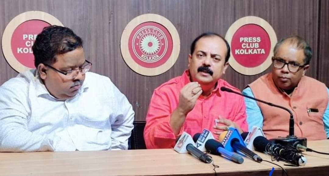 shamael_syed's tweet photo. Addressing Media at Press Club of Kolkata along with Mr Tamal and Mr Timir. https://t.co/uA6lJt2RYg