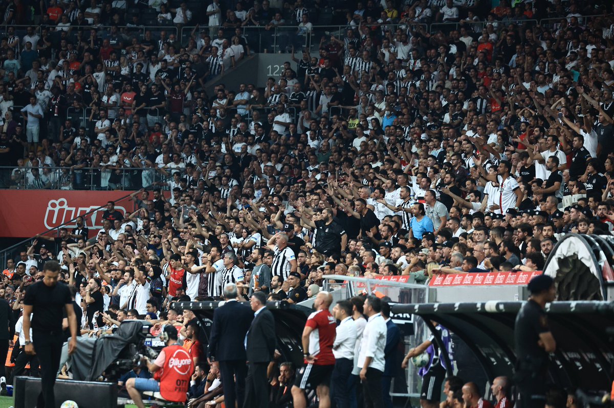 Another massive support for the boys yesterday …🔥💪🏾🦅<a href="/Besiktas/">Beşiktaş JK</a> Thank you teşekkürler 🙏🏽
