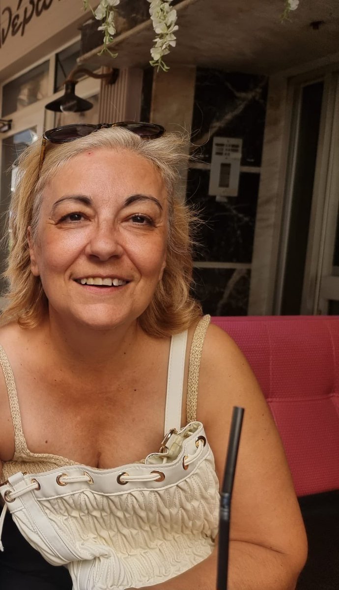QSDglobal's tweet photo. Continúa la búsqueda de Isabel del Castillo en Navalcarnero (Madrid)

Tiene Alzheimer desde hace 2 años y viste mallas negras y camiseta de rayas azules y blancas. Mide  1,65 m de estatura, de. complexión normal, pelo rubio y canoso, ojos de color marrón con gafas

#Desaparecida https://t.co/vCTrb9CAqy