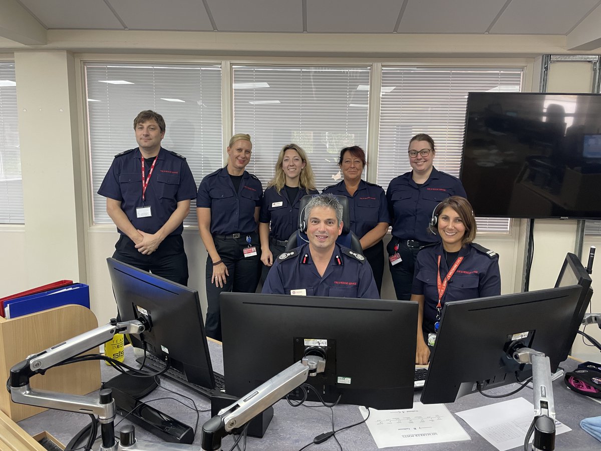Today #BlueWatch were happy to welcome the Chief into control for the day. He donned a headset and took admin and fire calls and mobilised crews to incidents. Most importantly he joined in with the onerous task of scone eating. We hope that he enjoyed his day with us🚨🚒🍰😀
