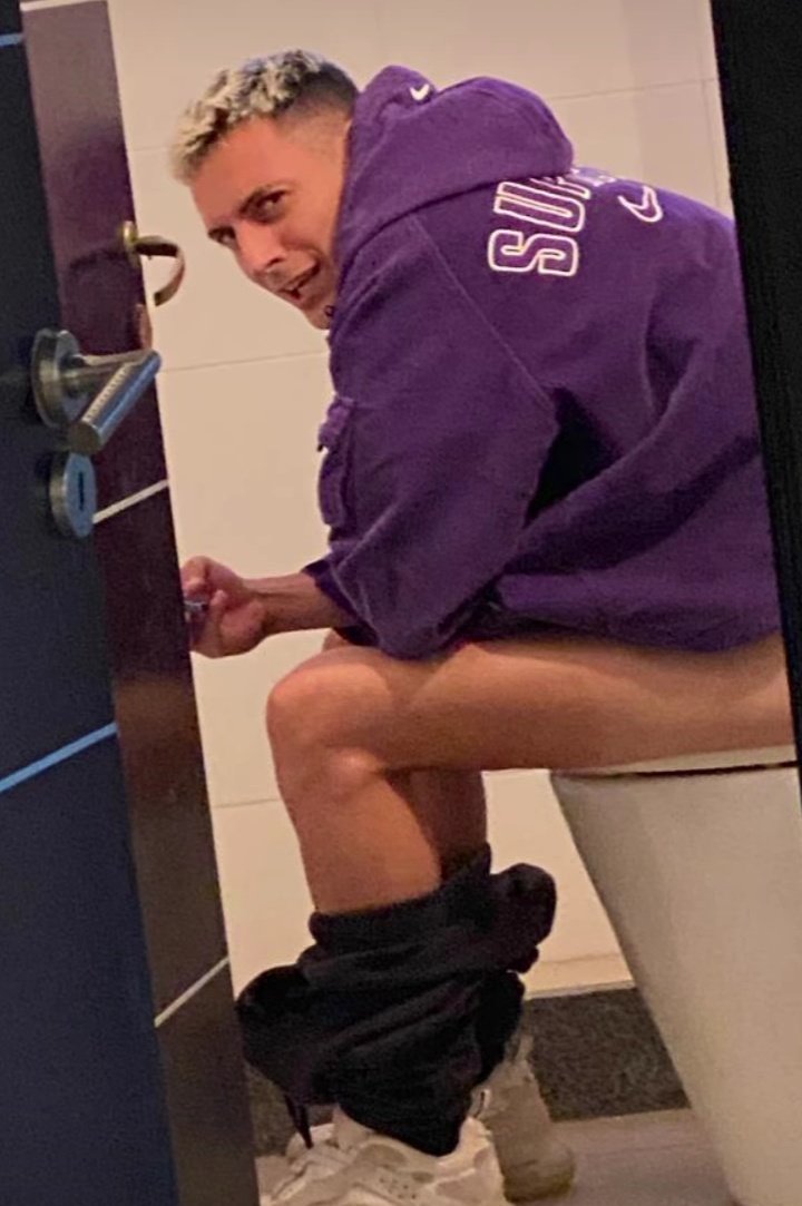 Recomienden canciones porfavor ando desesperado