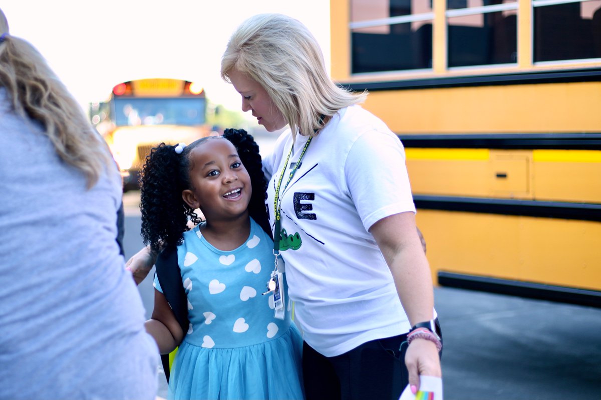 WSDinfo's tweet photo. We had the BEST first day! We β€οΈ having students back in our schools learning. Head to our Facebook page for more images from today or check out #WeAreWentzville. #first100daychecklist https://t.co/FdjH9Jfxxm