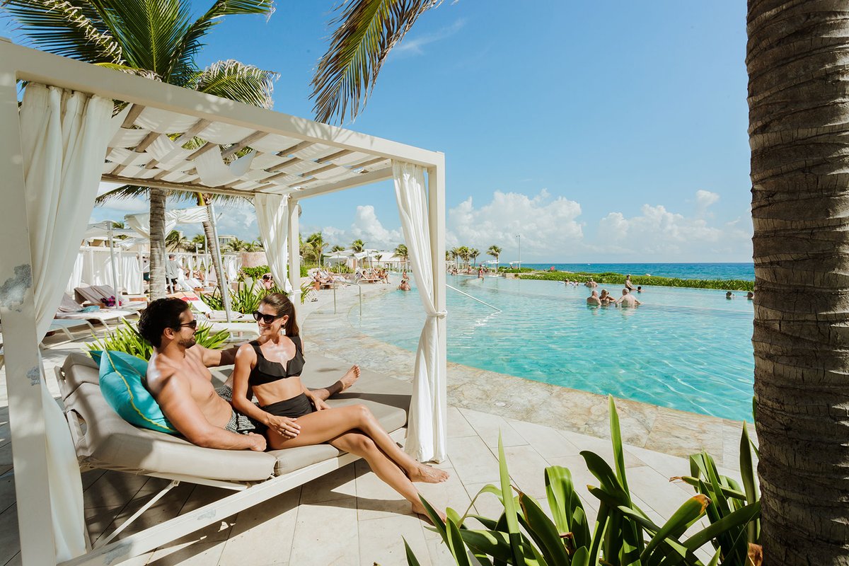 classicvacation's tweet photo. Lounge at the private beach area or the three-tiered infinity pool at TRS Yucatan Hotel. Dine at a wide selection of international cuisine with complimentary access to more venue options at the neighboring Grand Palladium Hotels &amp; Resorts. @trs_hotels https://t.co/tdlvr1lh0b
