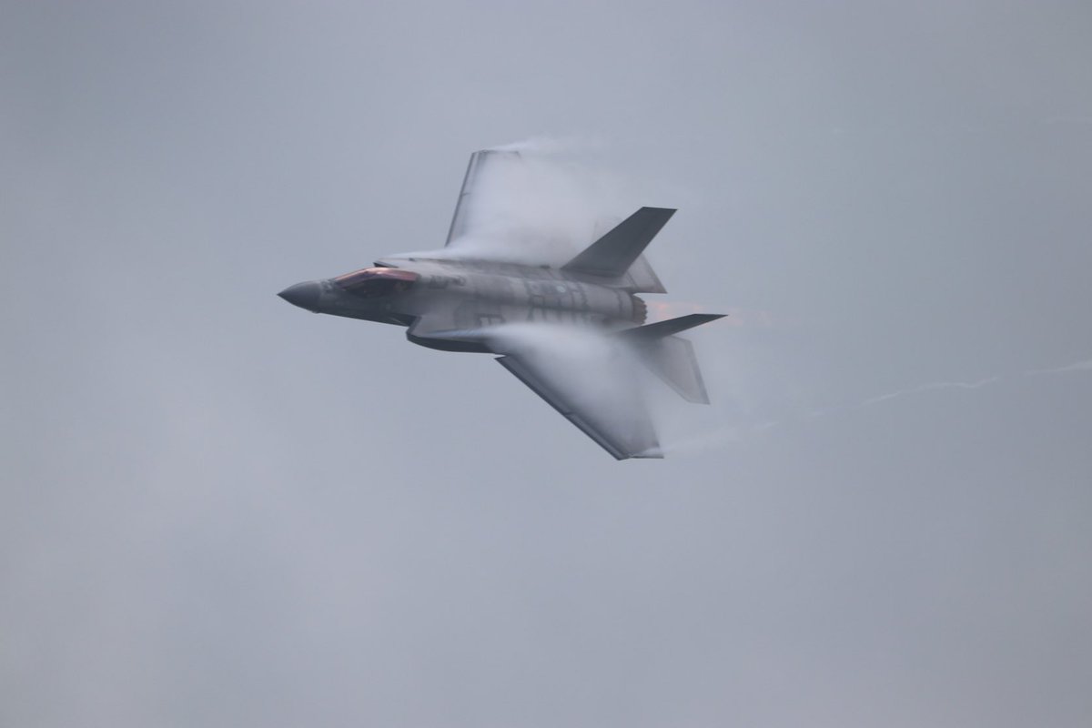 daveborozan's tweet photo. Excellent show put on by this pilot yesterday!
⁦⁦@F35demoteam⁩ #chicagoairandwatershow ⁦@ABC7Chicago⁩ ⁦#F35 https://t.co/D0zcv9Rfim