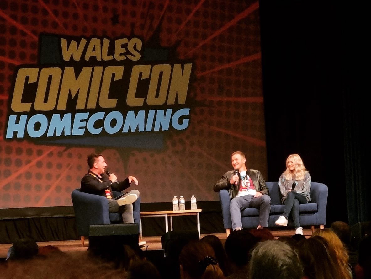 DrJonesWales's tweet photo. It was amazing to host @comicconwales #strangerthings panel. Both @GraceVanDien and @alecutgoff were everything you wished for and more. Simply brilliant. Here are some more panel photos courtesy of @luciehndy 
#chrissywakeup #nocherrynodeal  #dralexei #chrissy #walescomiccon https://t.co/DOhY4dXJZh