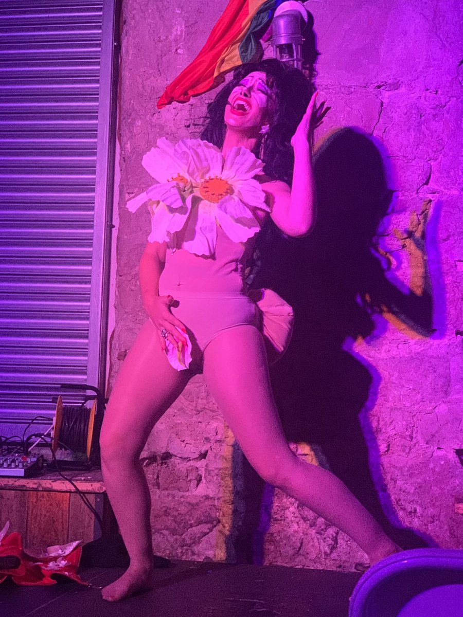 More ecosexual joy!
Just saw <a href="/Jo_Calderwood/">Jo Calderwood</a> as the amazing Kiki Mellek in Wonder Woman for #EdFringe2022 iconic, hilarious &amp; hot hot hot. #femifringe <a href="/TheFreeFringe/">PBH's Free Fringe</a>