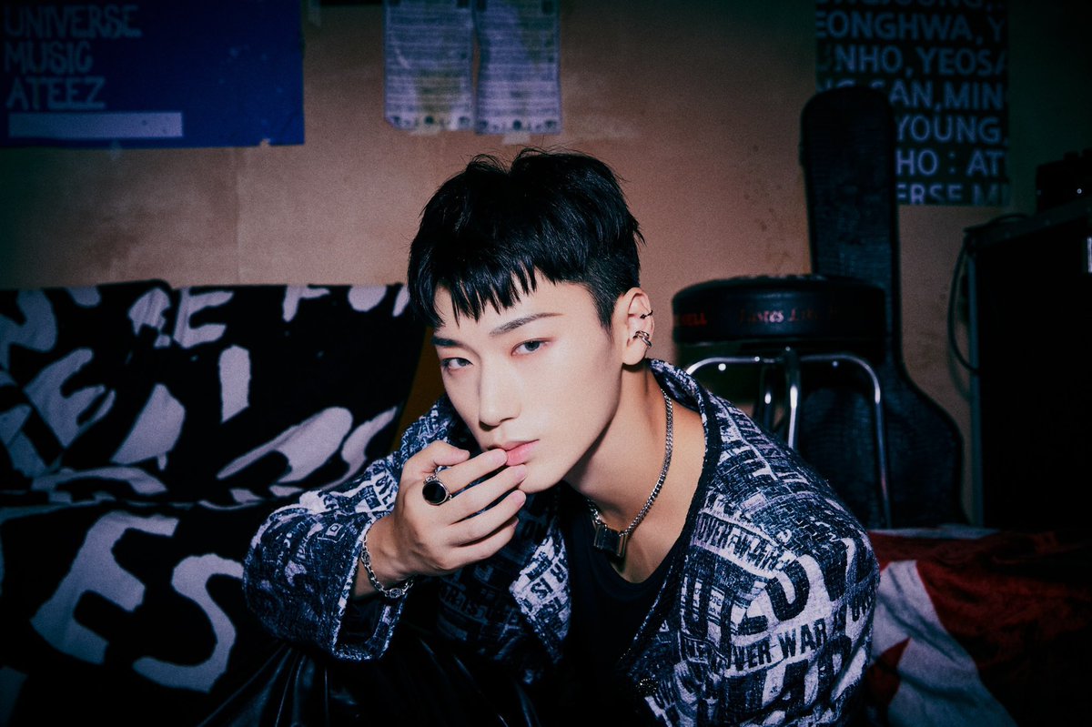 WoosanBrazil's tweet photo. Art | PHOTOS

#San para sessão de fotos do planetinha! 🌐

#ATEEZ #에이티즈 #산 https://t.co/ENgptdcF5A