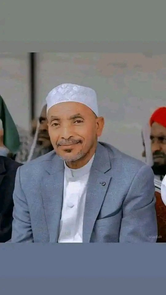 yabratu's tweet photo. ሁሌ ፈገግ
 ሁሌ የደስ ደስ ነዉ ፌታቸዉ ሸህ መሐመድ አዉል ሀምዛ አላህ እረዥም እድሜ ይስጣቸዉ የረብ https://t.co/K8a3Qq9mlm