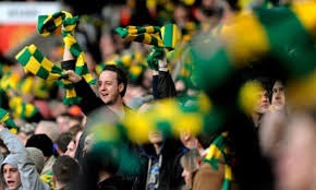 rrrajatsoni's tweet photo. Remember when Beckham wore this scarf…
Green &amp; Gold until our club is sold 🔰

#emptyoldtraford #GlazersOut #GlazersSellManUtd https://t.co/uk7aAyUXw5