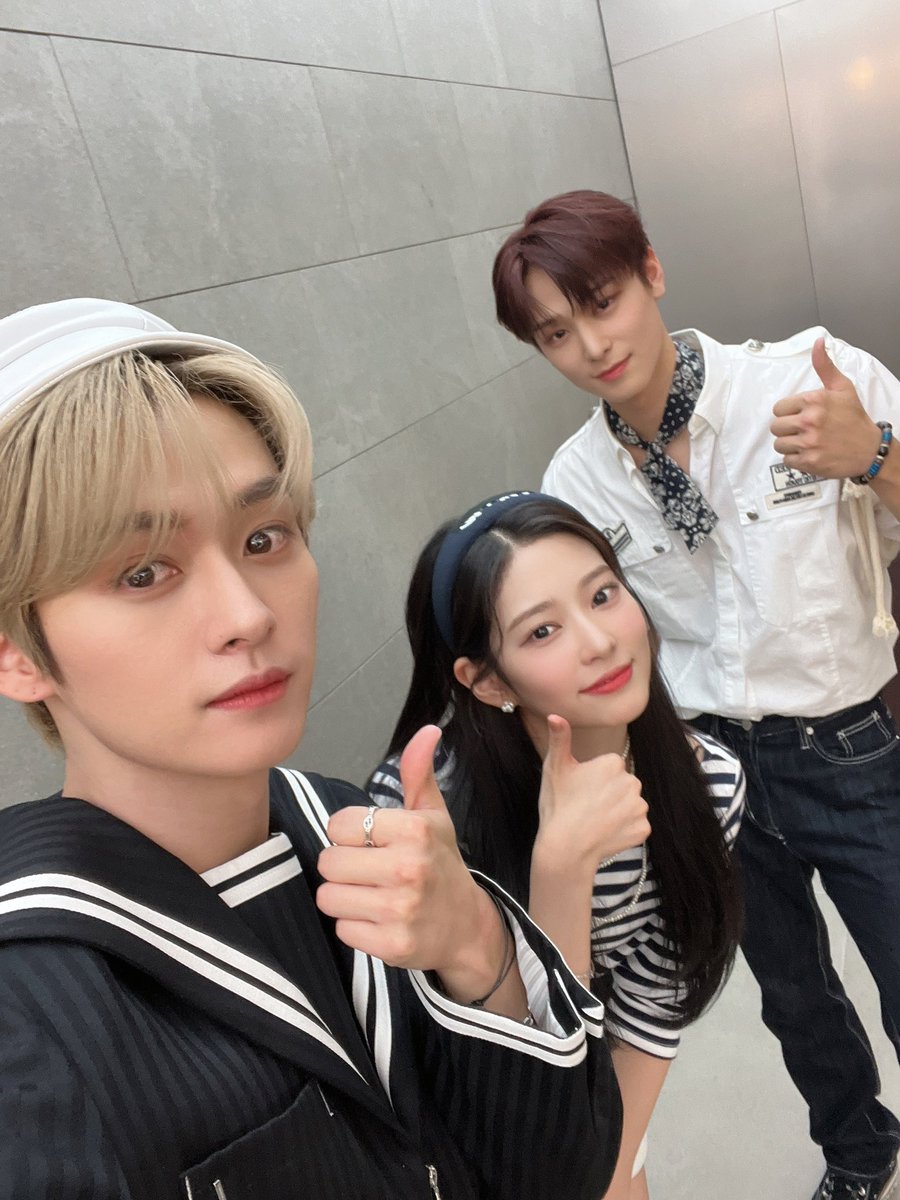 LeeKnowChileJYP's tweet photo. [ MC • 220821 ] #LeeKnow junto a JuYeon y MinJu en la actualización del Twitter de MBC Music Core por su participación como MC.
¿Qué opinan de su outfit marinero? 🤩

Cr. MBCMusicCore
[#LeeKnowChile #Minho #LeeMinho #리노 #민호 #이민호 #스트레이키즈]💎 https://t.co/zZi20cqons