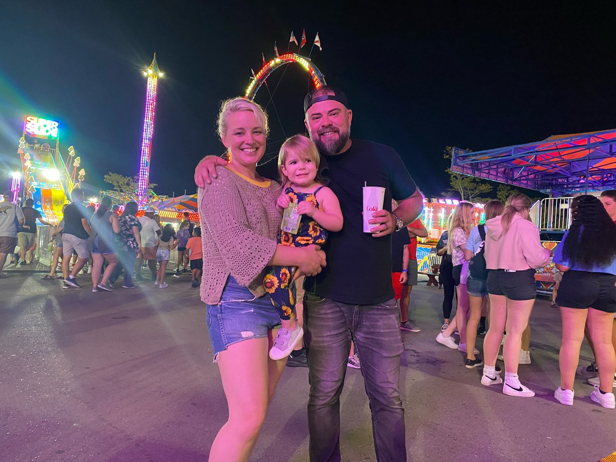 camcountry's tweet photo. Lucy loved the fair - wouldn’t smile for the family photo tho 🤷🏼‍♀️ #parentproblems #TNstatefair https://t.co/sYUa3mRCmT
