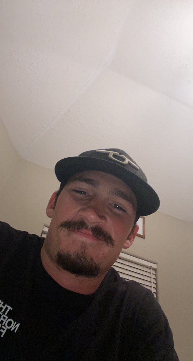 Enjoy this fucked up picture😂