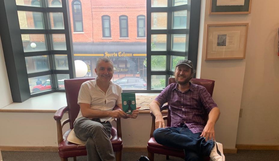Granvilas's tweet photo. Dos aragoneses en Iowa City.
@SerranoLarraz https://t.co/H9b8EOgnY5
