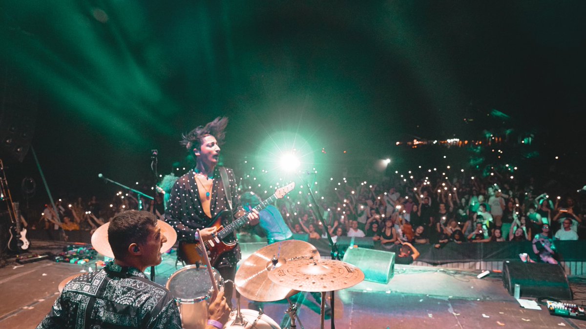 PiquedJacks's tweet photo. Seara perfecta. Thank you #livingrocktuzla, thank you #Romania. https://t.co/DZJjeVtFAv