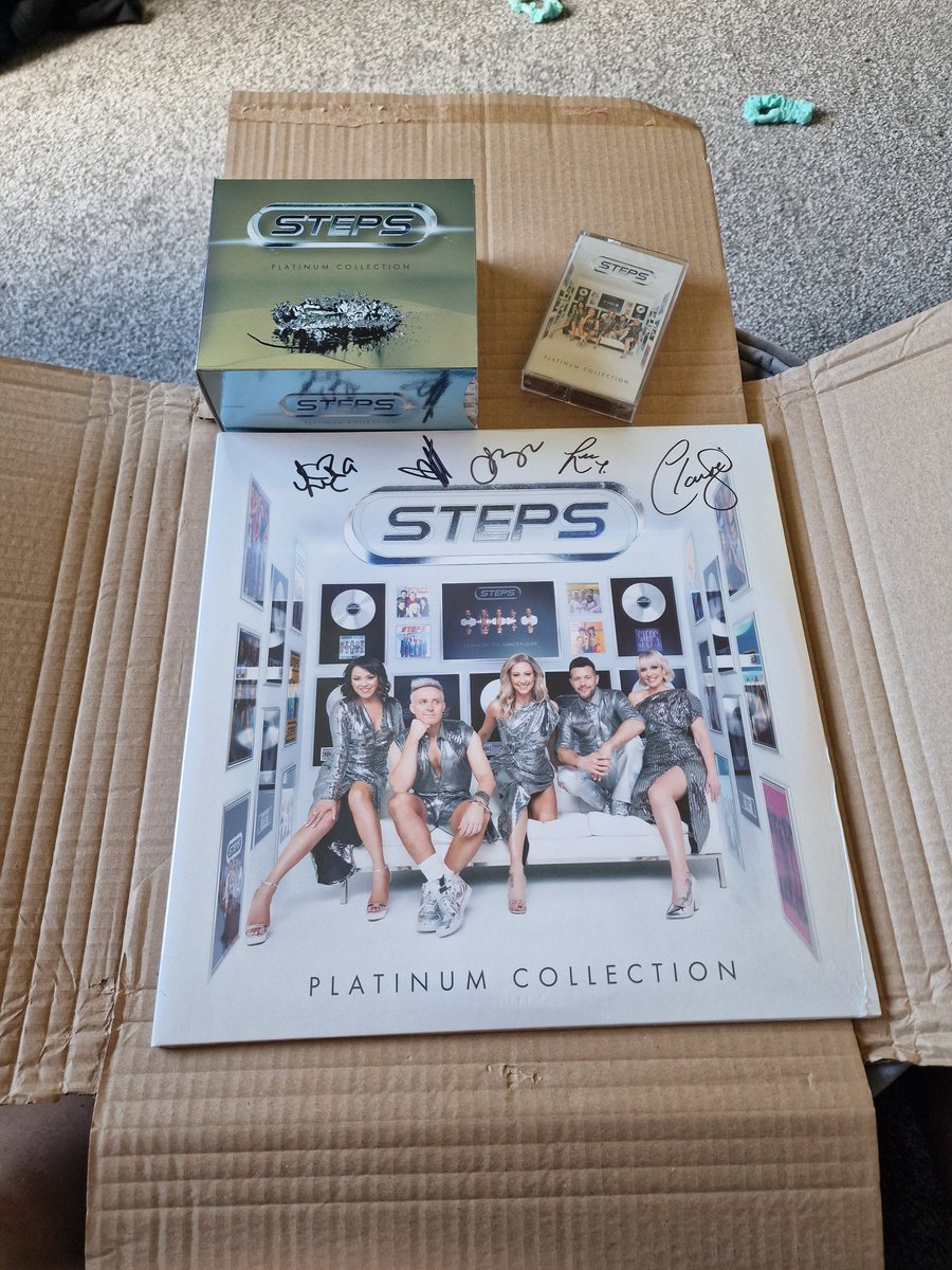 Madmoo1984's tweet photo. @OfficialSteps Me!!! https://t.co/a3GztYHJNw
