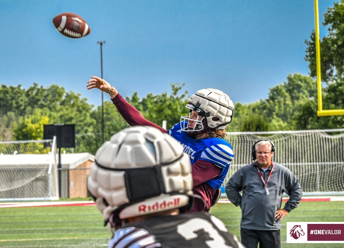 Evangel_FB's tweet photo. ⏰ It’s officially GAME WEEK! 

#OneValor https://t.co/nVSE3Yrt45