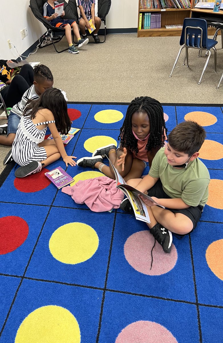 OrtonEmily_'s tweet photo. Our 3rd graders are excited about reading! They got the chance to pair up to read and share all about their books! @McKamyElem @mpruitt1 @rlangston731 @MrsRobersonCFB #cfbproud https://t.co/PV2bKgmv7D