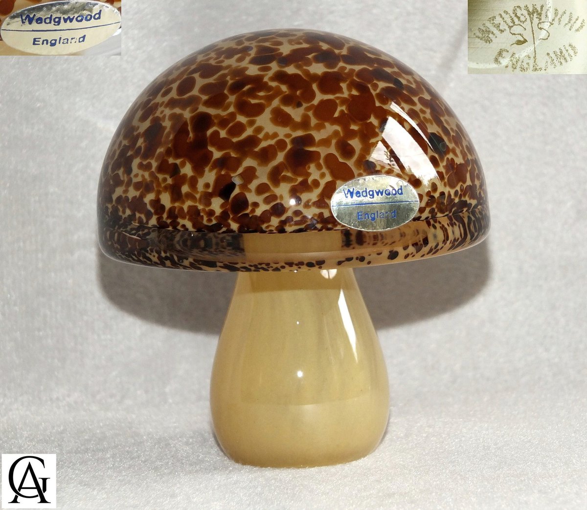 galleryantiques's tweet photo. For sale #Vintage #Wedgwood Art Glass #Mushroom #Paperweight Brown and Beige Signed with Sticker c.1970s
#etsy #glasspaperweight #vintagepaperweight #vintagewedgwood #wedgwoodpaperweight #artglassmushroom https://t.co/bmV4Pql6JB https://t.co/PCLFYDjXLE