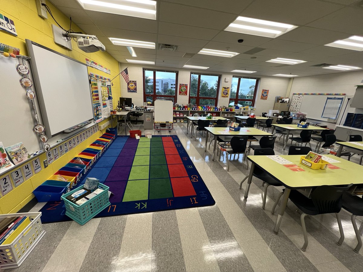 Mariner2nd's tweet photo. Happy first day of school! Ready for my 2nd graders to arrive! #FirstDayFairfax #westgateelementary https://t.co/Cg8FM3JbRJ