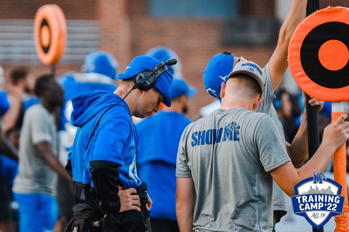 MemphisFBEquip's tweet photo. 5 ⭐️ Freshman: Grayson https://t.co/LTBJr5ithK