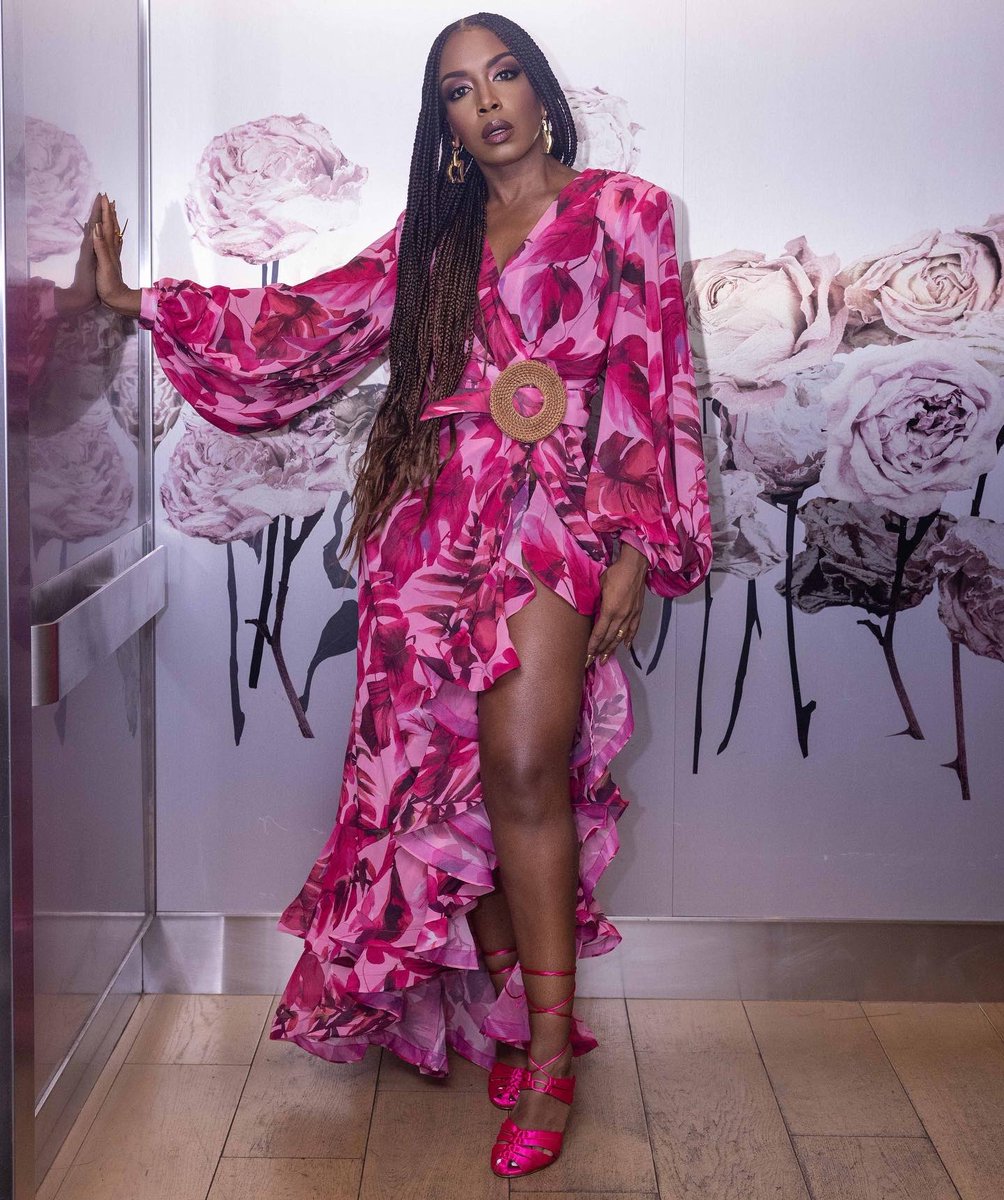 jessiefdukes's tweet photo. THANKYOU #AAFCA Awards for having me this weekend! It was an absolute honor! So many ppl that I admire in one room!
#MayaMiller #Ozark #Netflix
#Stylist #mickeyboooom
💄 #savvystarbeauty
#Hair #braidme
👗: #bronxandbanco
#Shoes: #esormarieofficial
#Photographer #gersonlopes https://t.co/Kqf5NsqBwv
