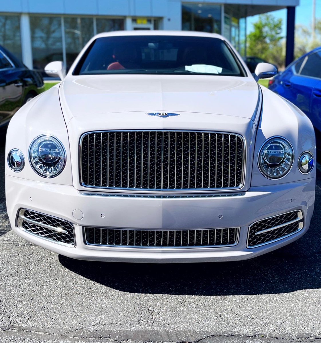 For the full post click here: instagram.com/p/ChkYcT6u0KR/…

This beautiful looking automobile shown here is a ‘Dove Gray’ over a ‘Hotspur’ leather interior 2019 Bentley Muslanne Base Sedan,
•
AMMEDIANY.com

#bentleymulsanne #dreamcar #amazingcars247 #continentalgt #rarecar