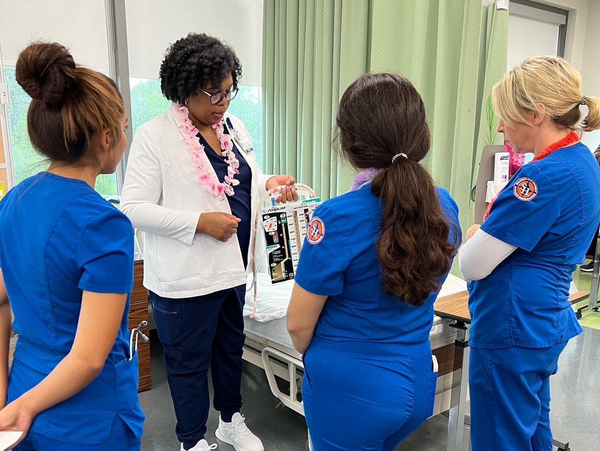 SHSU_SON's tweet photo. Happy first day of school Bearkats! 🐾 #Fall2022 #SHSUNursing https://t.co/5s7EGWVCP2