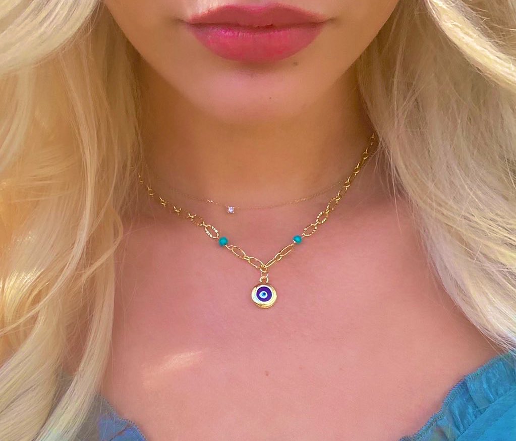 Evil eye protection necklace👁✨
Made with Howlite crystals🦋

☽༓･⁺‧͙ - 𝒢𝑜𝓁𝒹 𝓅𝓁𝒶𝓉𝑒𝒹- ☽༓･⁺‧

🌙etsy.com/shop/VenusJewe…🌙