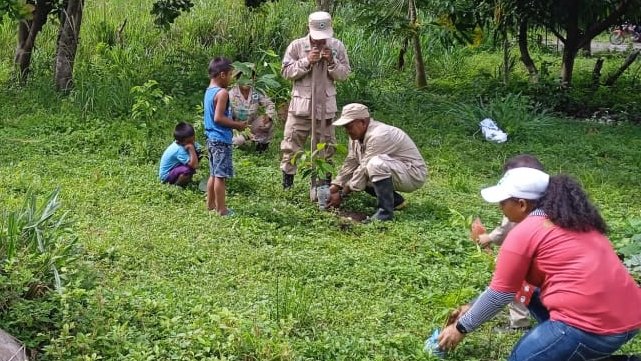 mineczulia's tweet image. El Programa #Conservando tiene como objetivo implementar a nivel nacional acciones contundentes para la preservación de áreas boscosas y especies forestales en peligro de extinción en territorios intervenidos por el hombre
#EcosocialismoEsLaTendencia
@MinecOficial