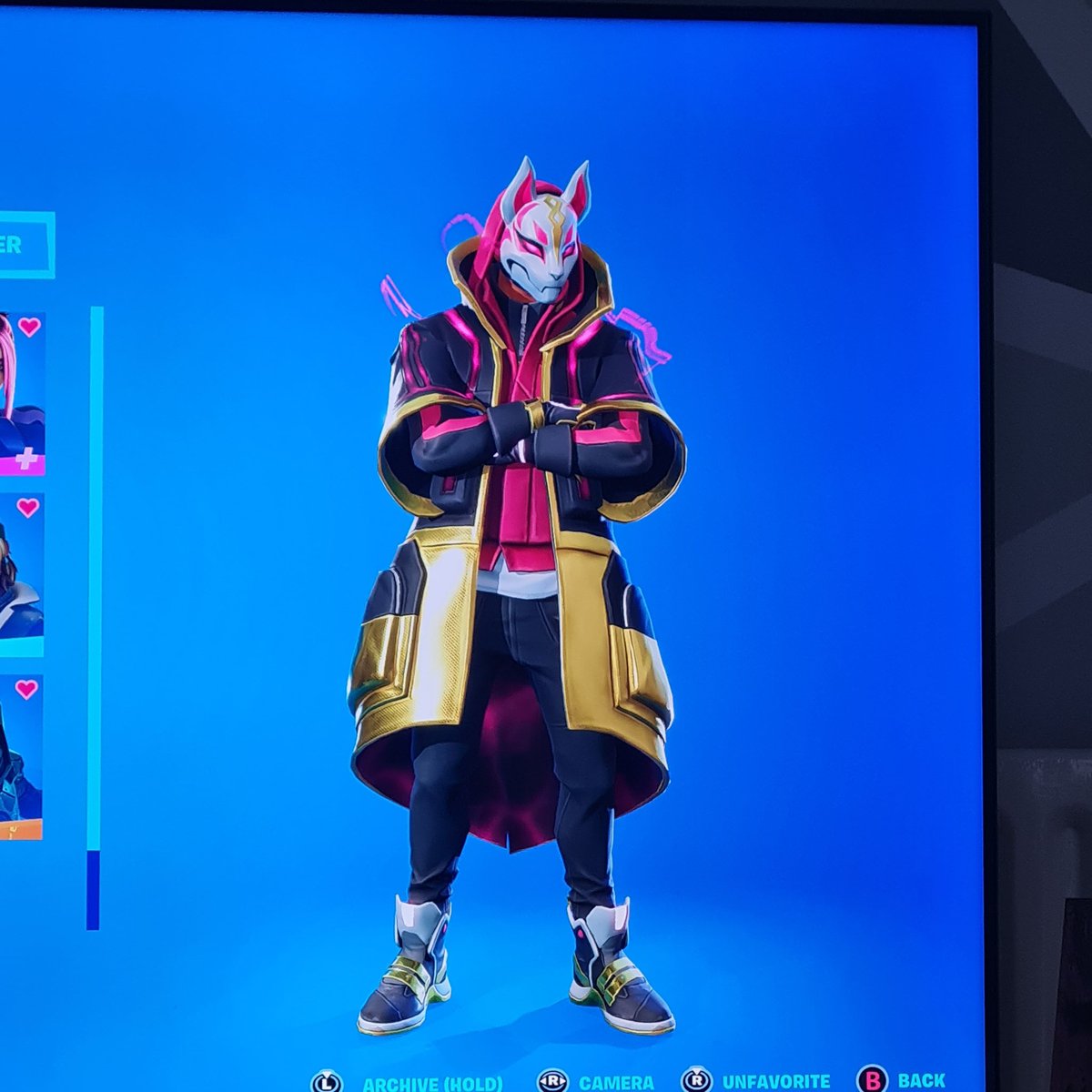 The_stretch89's tweet photo. @dshead_ @HYPEX That middle one looks a bit like this from chapter 1 season 5 https://t.co/MOsK7mutpb