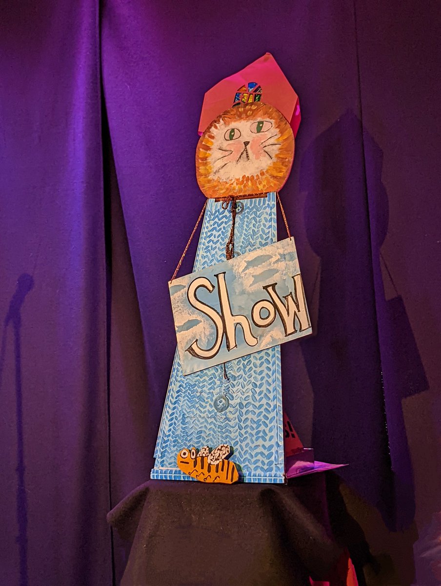 I_see_no_spider's tweet photo. Kicking off the week properly 🥞
and two fab shows...
🌟Joanna Neary, Wasp In A Cardigan @MsJoNeary  with the best fundraiser prop ever!♥️🐝🧥⛪
Strangely tempted to join the WI 🫖👀@StandComedyClub
#EdingburghFringe #EdFringe22
#MondayMotivation
#MondayVibes #Edinburgh https://t.co/C24Q2LGpUP