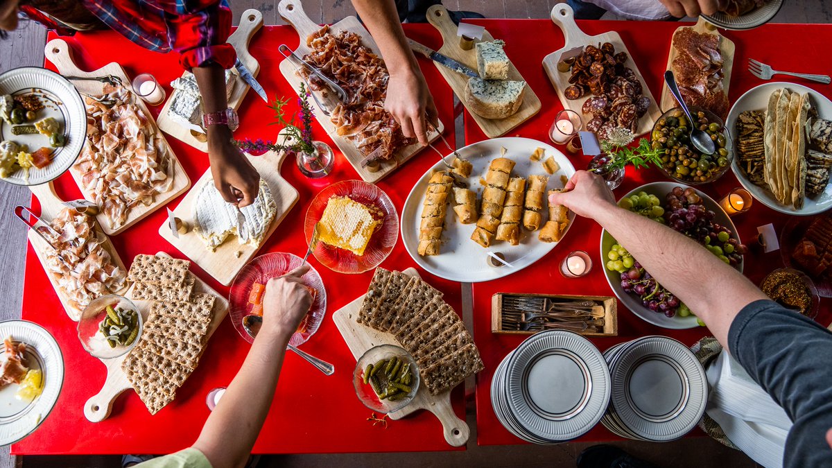 dave_krugman's tweet photo. The word "Companion" when you break it down- Com= with, Pan= bread, "ion" person, a companion is someone you break bread with. Food is a core component of community and was an important part of #CAMPALLSHIPS @ALLSHIPS @TastyCollective https://t.co/0eGdzKjKNK