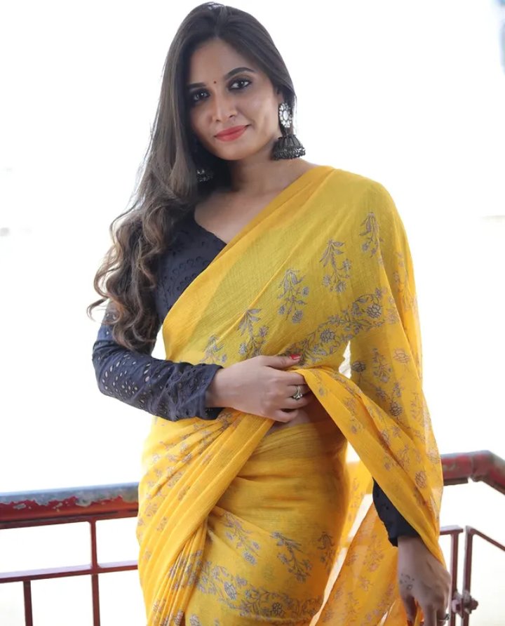actressclick's tweet photo. #bharanielangovan #actress https://t.co/viZieyVmJb