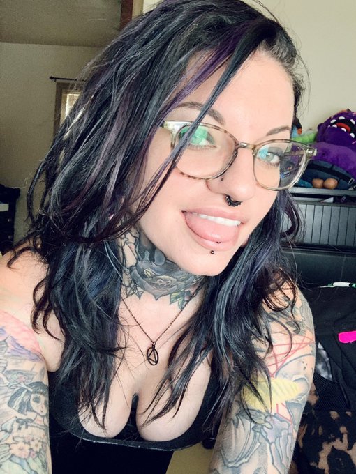 I can make you this, baby, I can make you that I could take you there, but baby, you won&rsquo;t make it back<a href="/tag/sexy"class="tags"><span>#sexy</span></a><a href="/tag/porn"class="tags"><span>#porn</span></a><a href="/tag/feet"class="tags"><span>#feet</span></a><a href="/tag/fetish"class="tags"><span>#fetish</span></a><a href="/tag/kinky"class="tags"><span>#kinky</span></a><a href="/tag/birthdaygirl"class="tags"><span>#birthdaygirl</span></a>