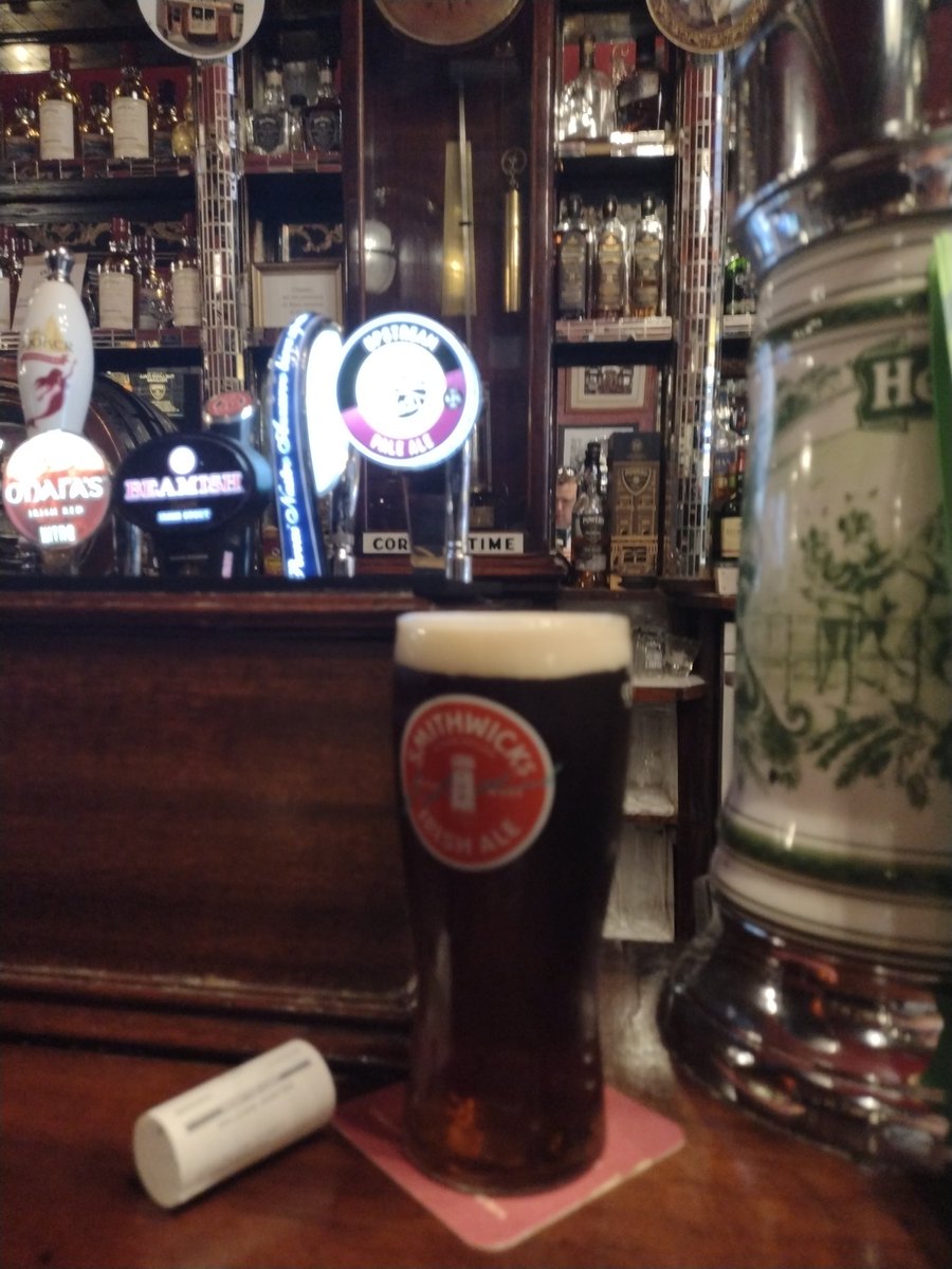 ChillDaBeans's tweet photo. Guess the pub #Dublin #publin https://t.co/V2hvW9UR7S