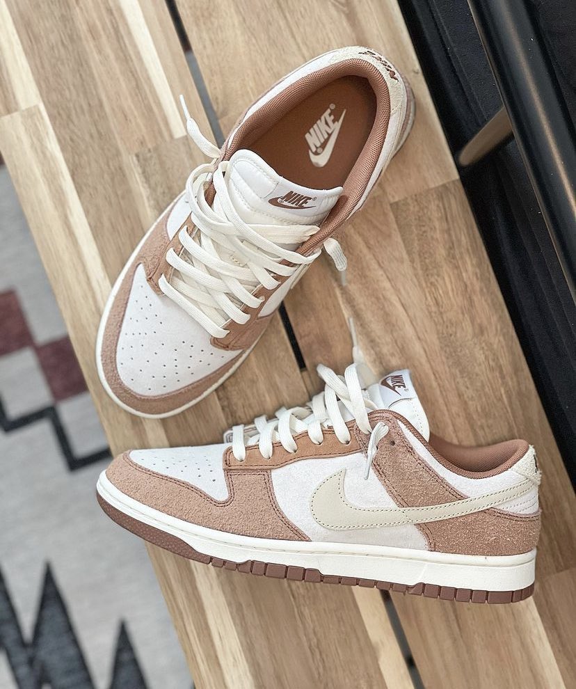 tattoooto's tweet photo. NIKE DUNK LOW 🤍 https://t.co/2x2UpZ5uiQ