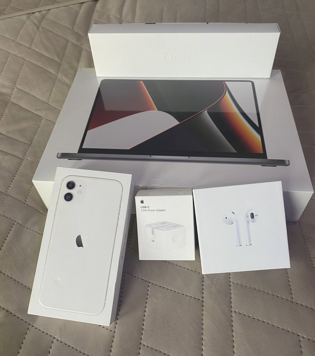 How other companies treat you on your first day of work😍