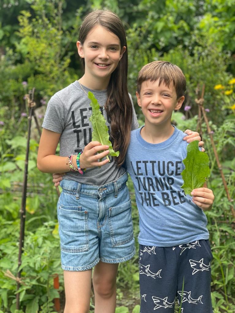 shineNYC's tweet photo. Just wanted to let you know that we be*leaf in you 🍃🥬😉. You can do anything you set your mind to this week!

#shine #shinenyc #shinenewyork https://t.co/64tnB9WZAJ