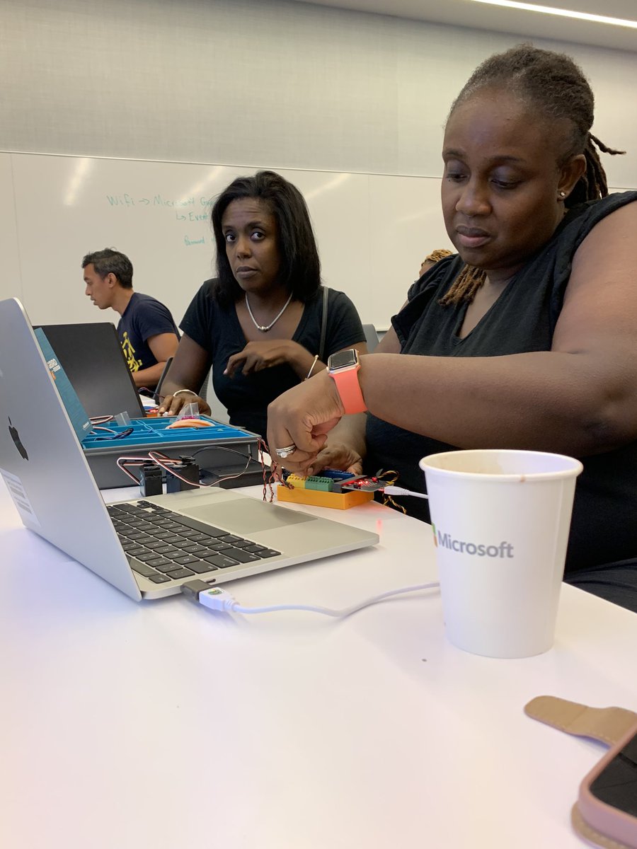 Amy Hobson tweet media