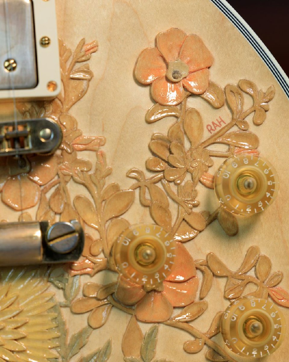 CustomGibson's tweet photo. Crossroads Crossroads
To learn more about this guitar created to demonstrate the art of carving during the 2019 Crossroads Festival in Dallas, visit: https://t.co/z51Z1p38Nv or call the @GibsonGarage at (615) 933-6000
#gibson #rickiehinrichsen #masterartisan https://t.co/KFEwHVfv4L