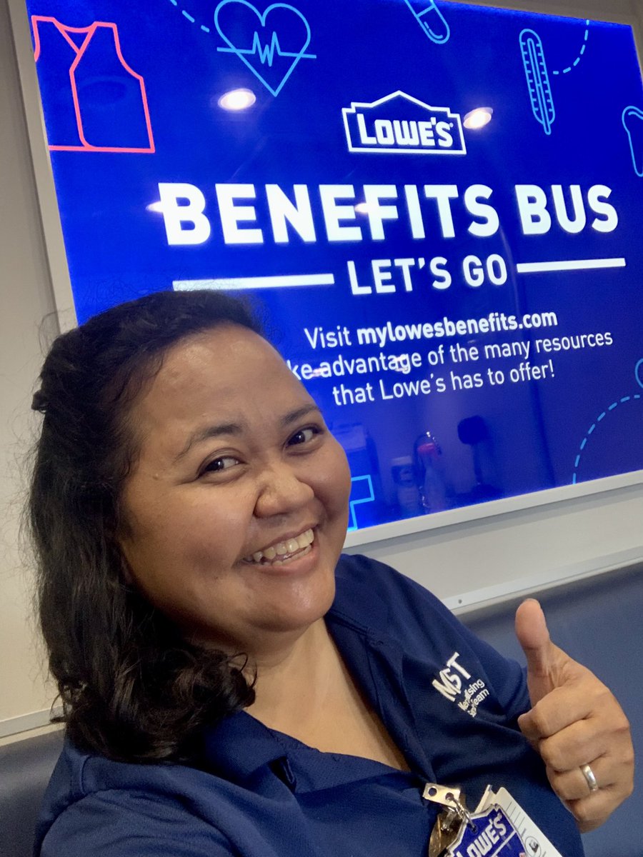 Benefits Bus is here LET’s GO #439TheBattlefield @_nicolemarie_6 @katlynzora @ryanmoringlowes @rayadee5 @GusGus1016 @casweitzer